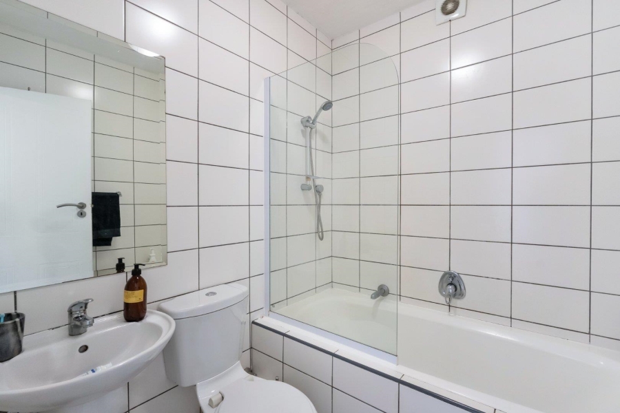 1 Bedroom Property for Sale in Sea Point Western Cape